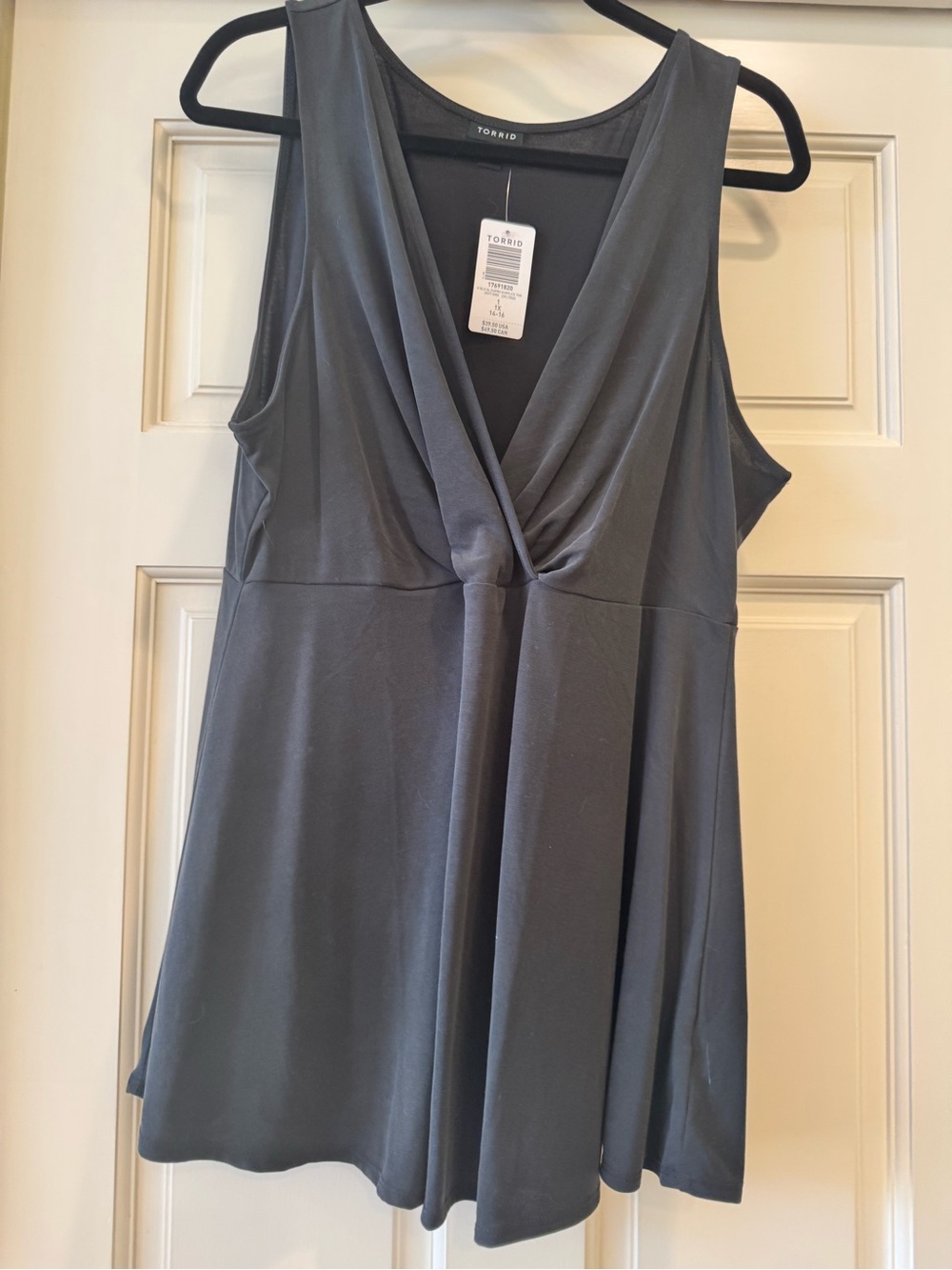 Torrid Charcoal Gray/Black Sleeveless Twist-Front V-Neck Top